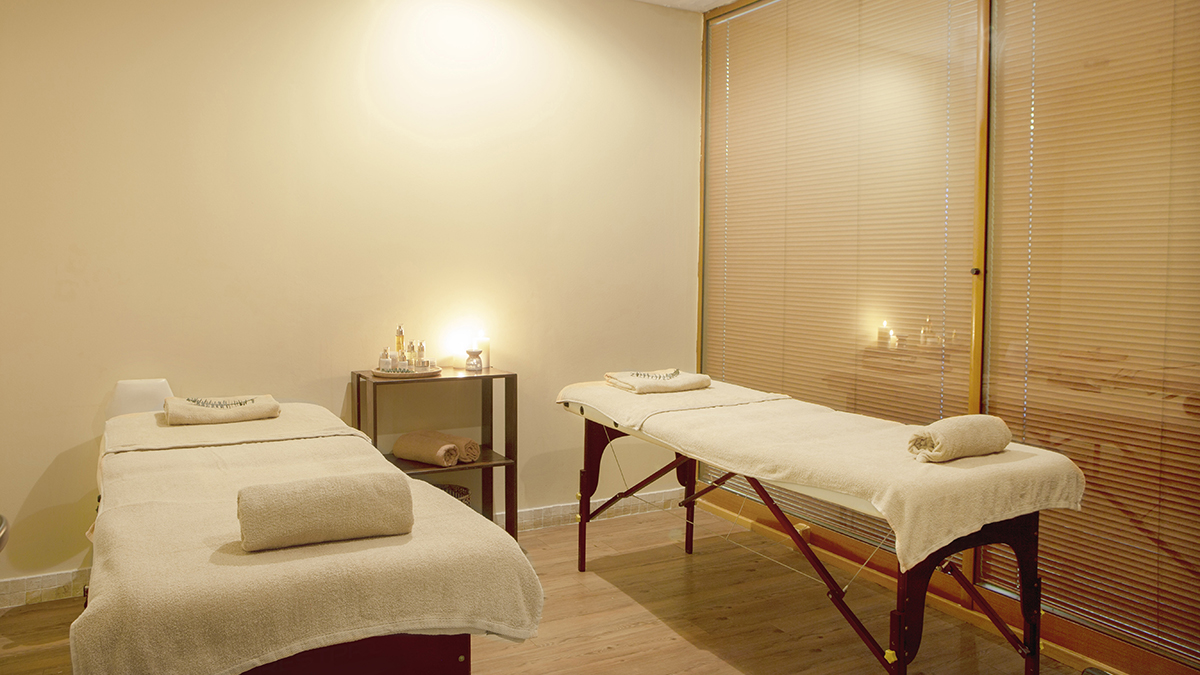 Zeus Essence Ramada Athens  (ex Ramada Athens Attica Riviera)